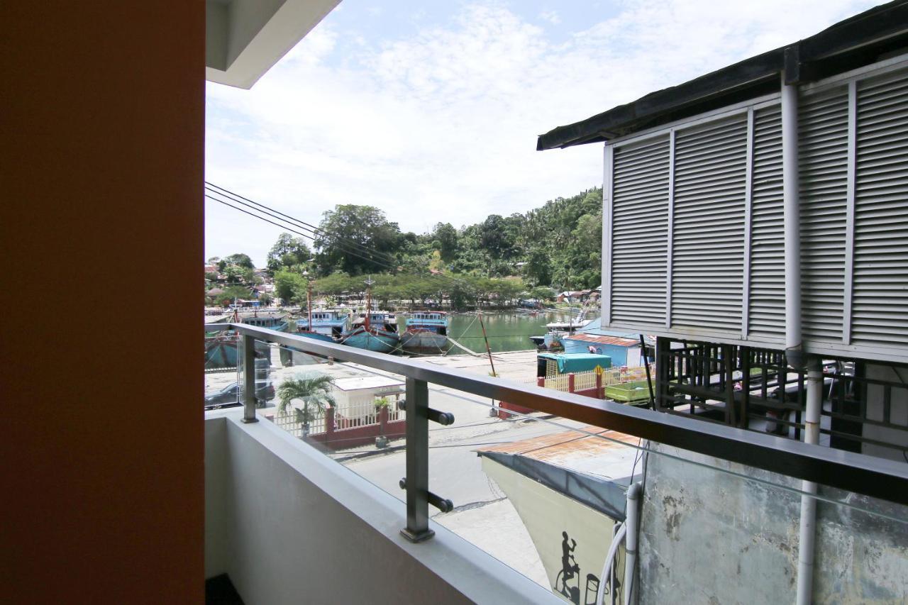 Oyo 592 Budget Hotel By The Harbour Padang  Exterior photo